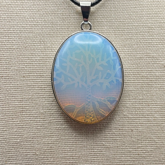 Tree of Life Pendant - Picture 3 of 4